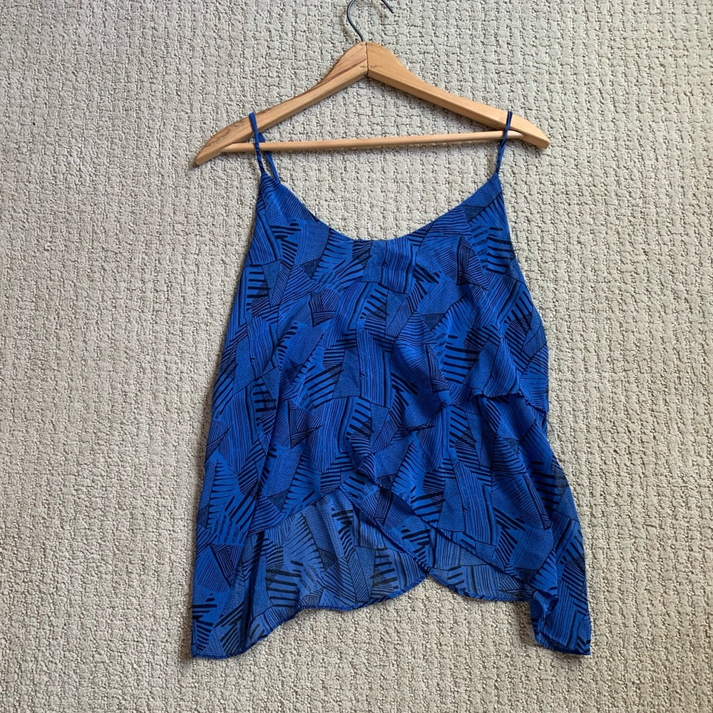 Soprano abstract print top